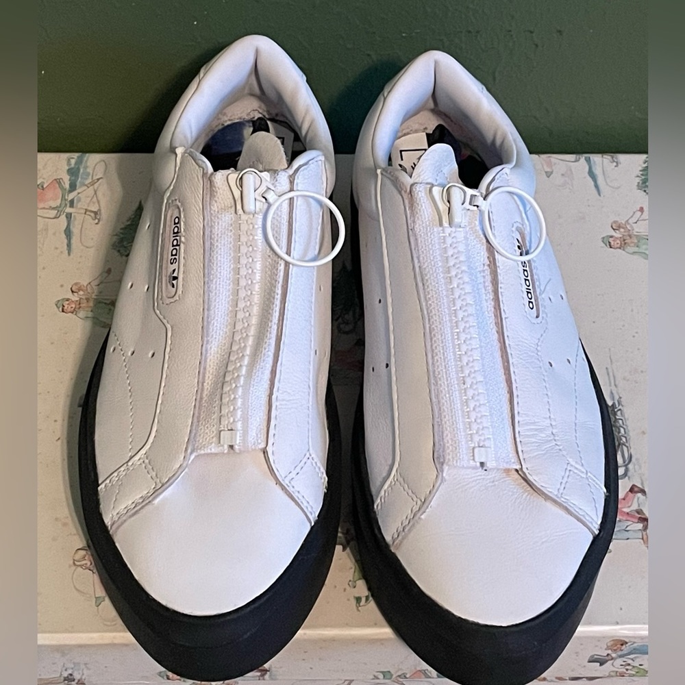 New Adidas Women’s Leather Platform Sneakers Size 7